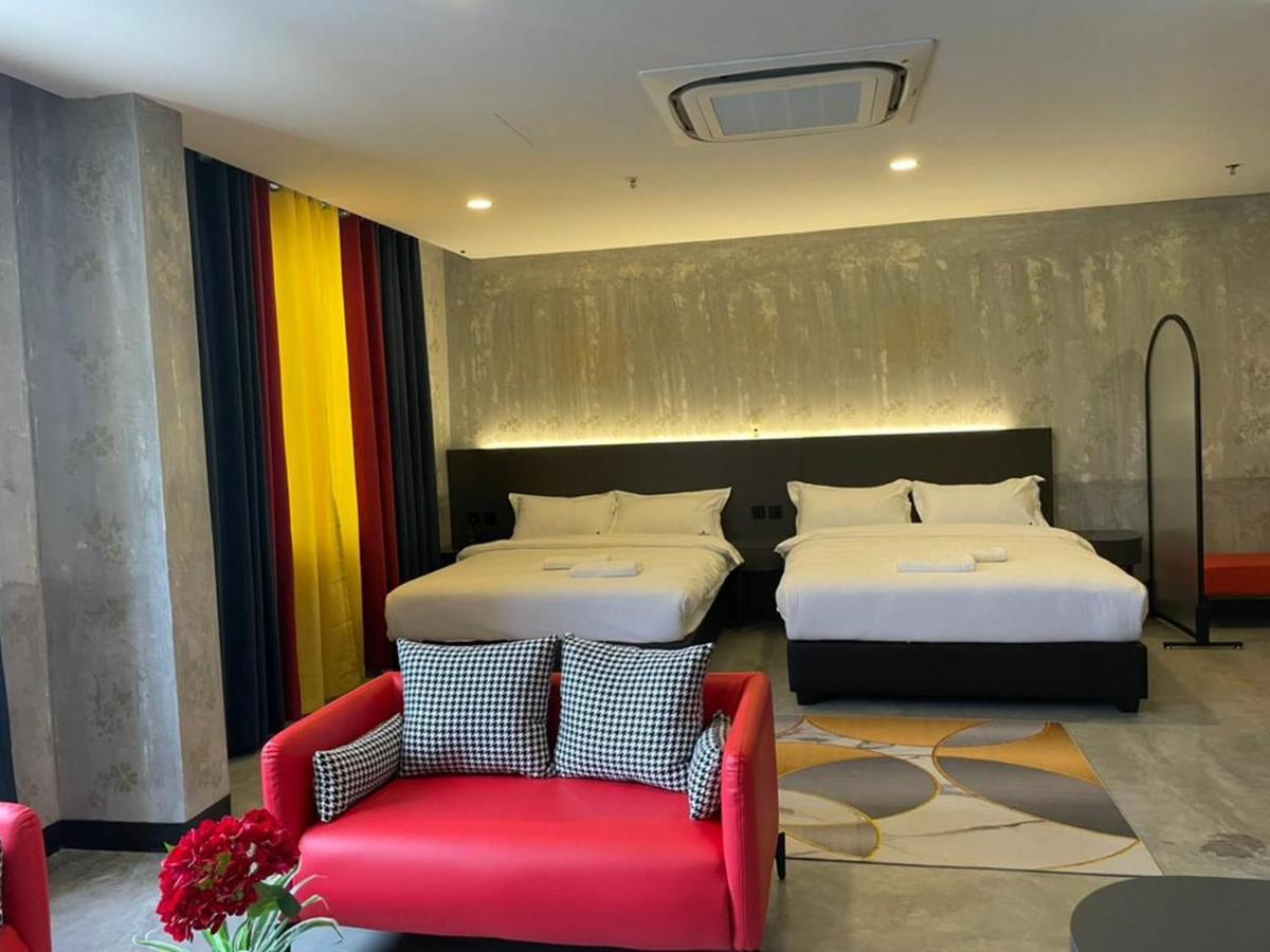 Sri Indar Hotel & Suites Parit Buntar Exterior photo