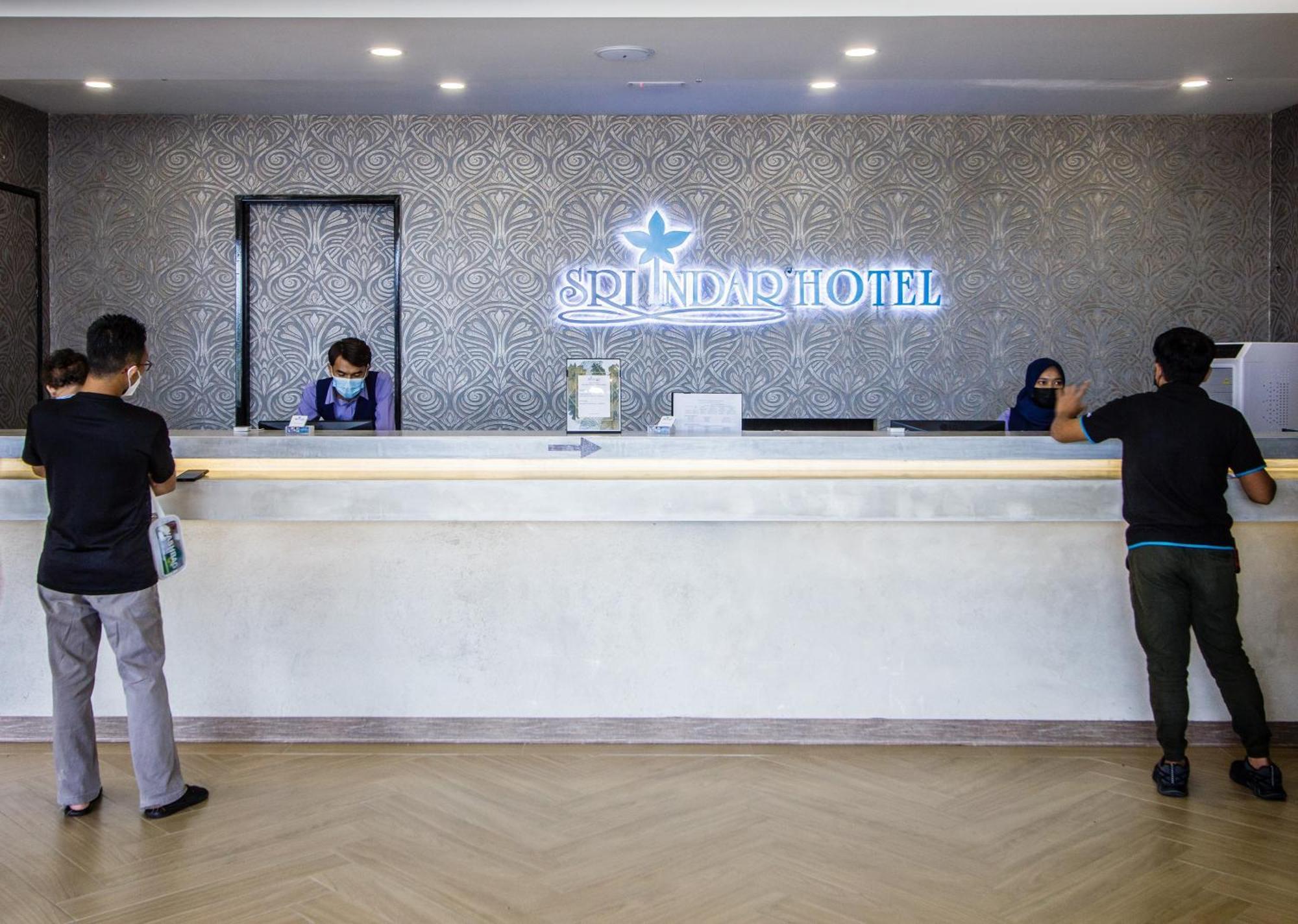 Sri Indar Hotel & Suites Parit Buntar Exterior photo